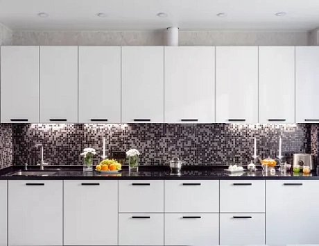 Светлая кухня в Сочи