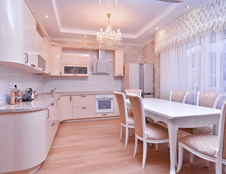 Светлая кухня в Воронеже