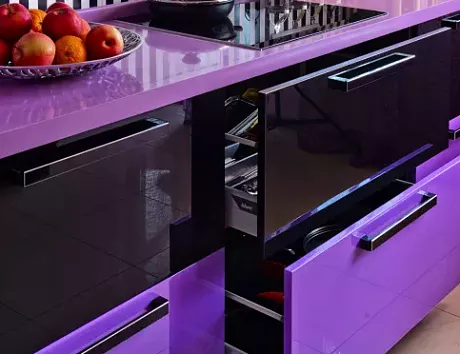 Фиолетовая кухня в Чите