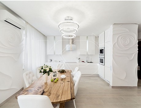 Белая  кухня в интерьере