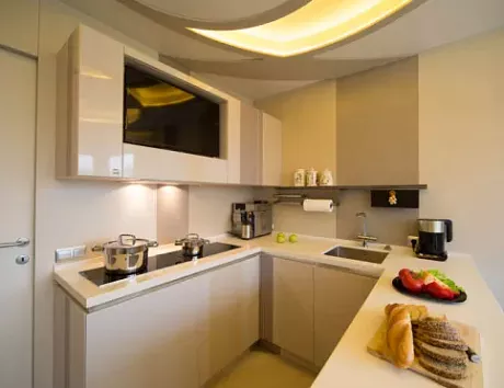 Глянцевая кухня в Казани