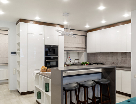 Светлая кухня в Воронеже