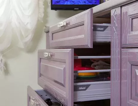 Фиолетовая кухня в Егорьевске