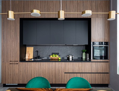 Коричневая кухня в Новосибирске