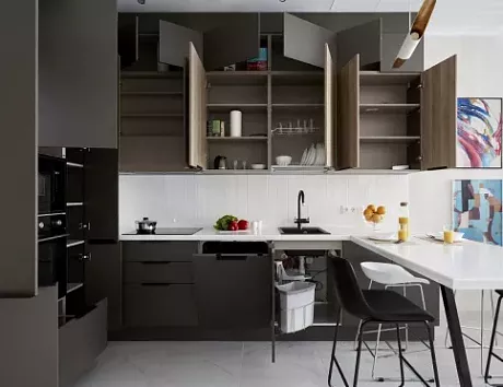 Коричневая кухня в Новосибирске