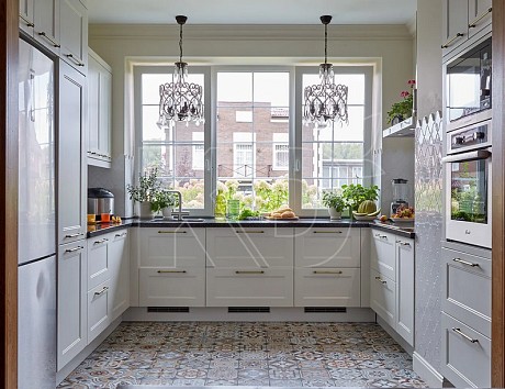 Фото кухни в квартире. Мифы вокруг глянцевых фасадов с фотопечатью. Красота зависит от ухода.