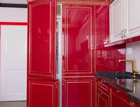 Красная кухня в Южно-Сахалинске