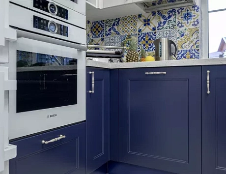 Синяя кухня в Санкт-Петербурге